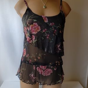 WET SEAL FLORAL TOP🤩